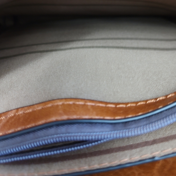 Designer Inspired Tan Leather Look Flap Messenger Bag NWT Wide X Body Strap - Picture 10 of 12